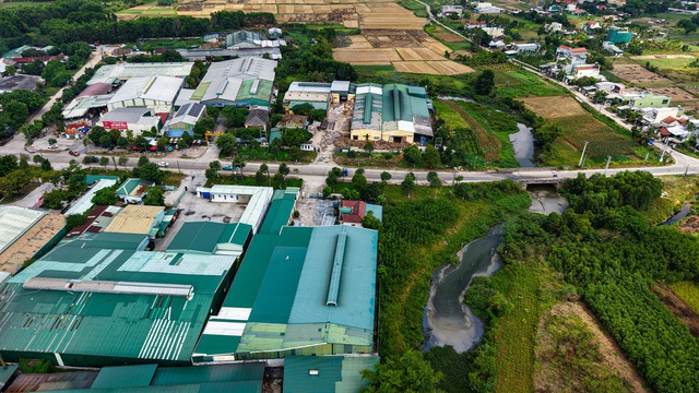 Kênh chìm Sơn Tịnh ở Quảng Ngãi bốc mùi: Chỉ số Coliform vượt chuẩn 48 lần- Ảnh 6. Kênh chìm Sơn Tịnh ở Quảng Ngãi bốc mùi: Chỉ số Coliform vượt chuẩn 48 lần- Ảnh 6.