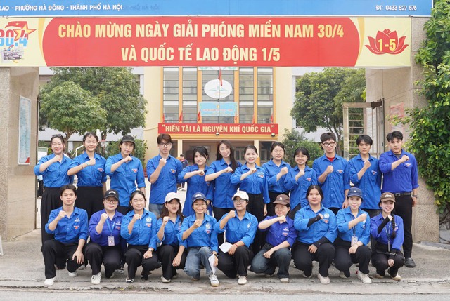 Hà Nội chuẩn bị hàng chục nghìn phần quà tặng thí sinh và người nhà - Ảnh 5.