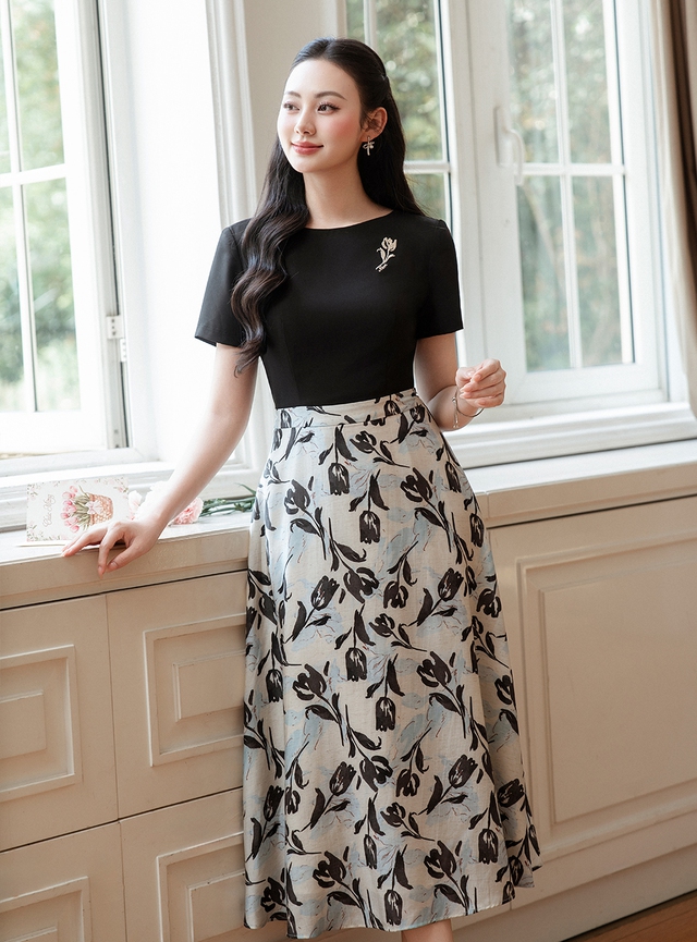 Dấu ấn vintage qua bản phối với áo sơ mi hoa, chân váy hoa cổ điển- Ảnh 2.