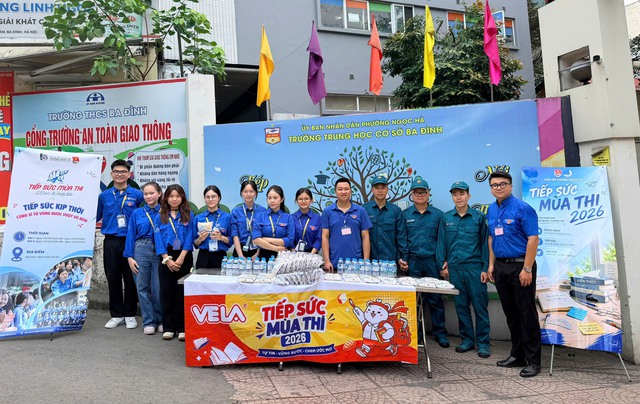 Hà Nội chuẩn bị hàng chục nghìn phần quà tặng thí sinh và người nhà - Ảnh 7.