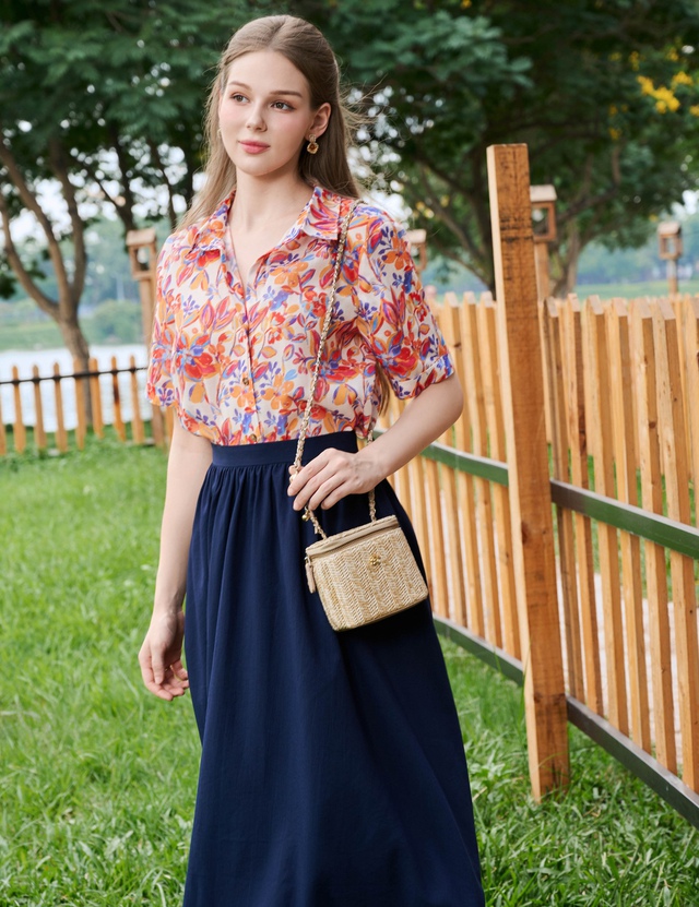 Dấu ấn vintage qua bản phối với áo sơ mi hoa, chân váy hoa cổ điển- Ảnh 4.