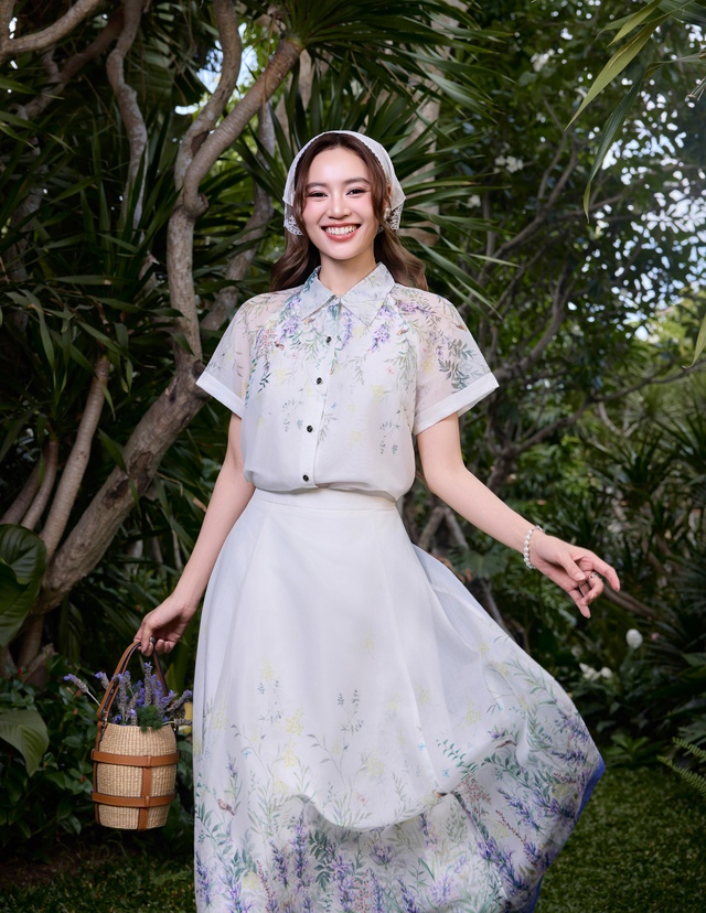 Dấu ấn vintage qua bản phối với áo sơ mi hoa, chân váy hoa cổ điển- Ảnh 6.