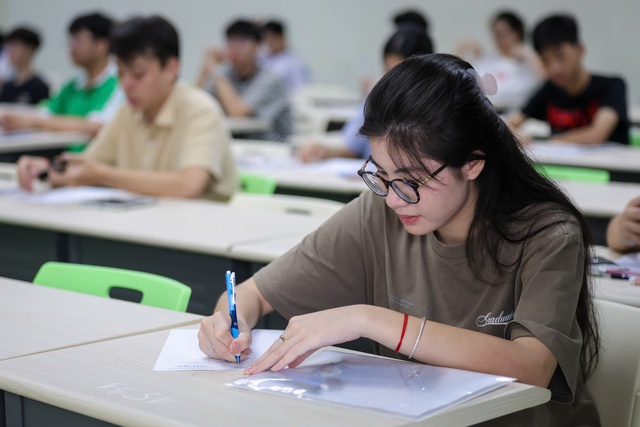 Đề thi đánh giá năng lực có được tham khảo nguồn câu hỏi quốc tế? - Ảnh 1.