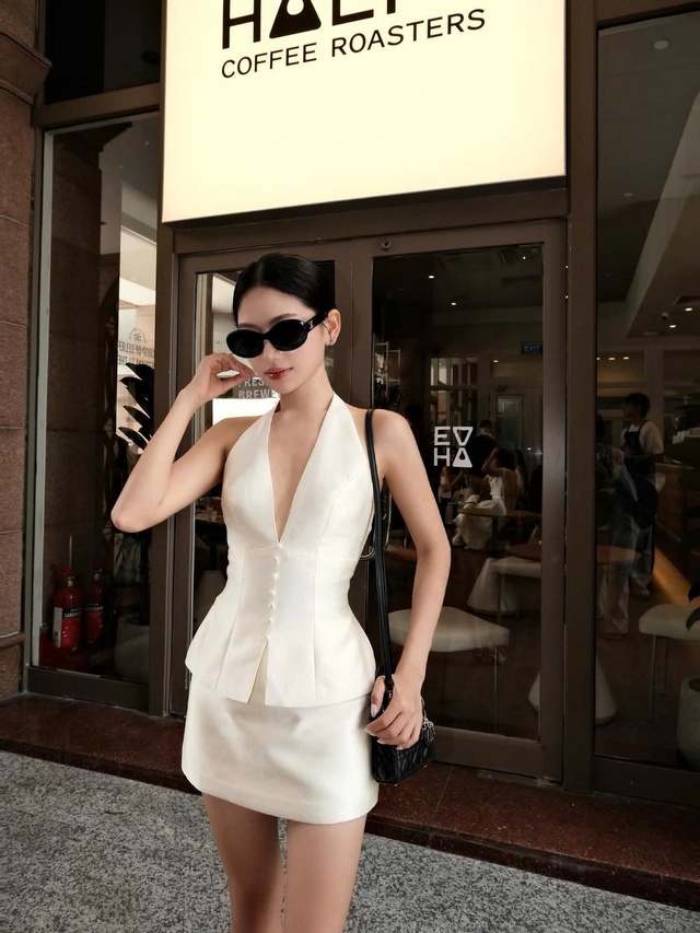 Diện cả bộ đồ màu trắng: công thức dạo phố sang chảnh, tinh tế- Ảnh 1.