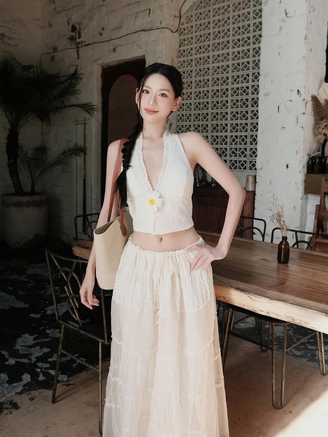 Diện cả bộ đồ màu trắng: công thức dạo phố sang chảnh, tinh tế- Ảnh 3.