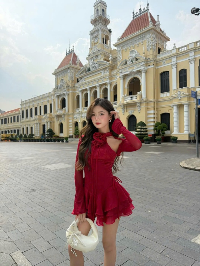Tỏa sáng trong mọi buổi tiệc với những chiếc đầm đỏ- Ảnh 3.