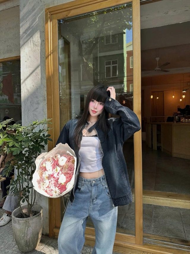 Denim on denim: Công thức phối đồ cá tính chưa bao giờ lỗi mốt- Ảnh 3.