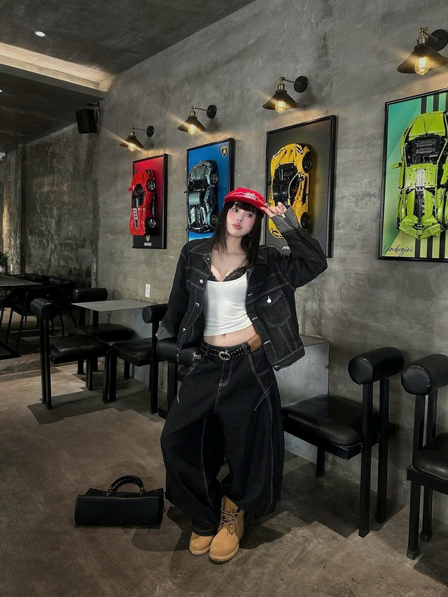 Denim on denim: Công thức phối đồ cá tính chưa bao giờ lỗi mốt- Ảnh 5.