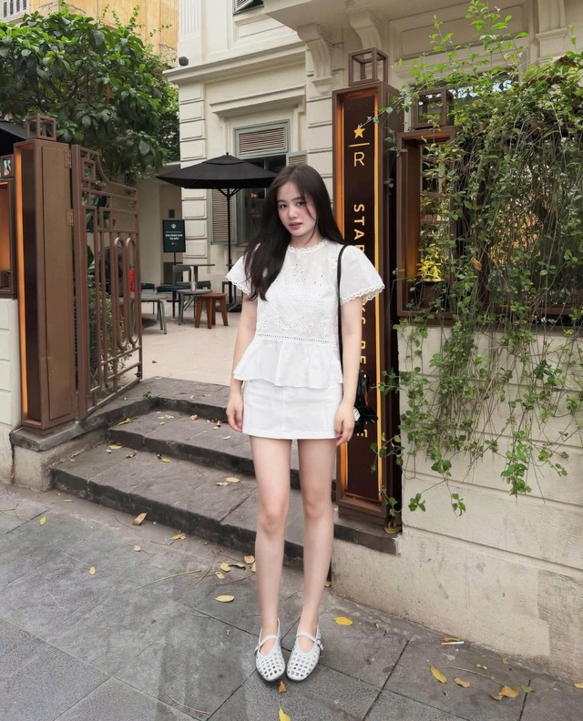 Diện cả bộ đồ màu trắng: công thức dạo phố sang chảnh, tinh tế- Ảnh 8.