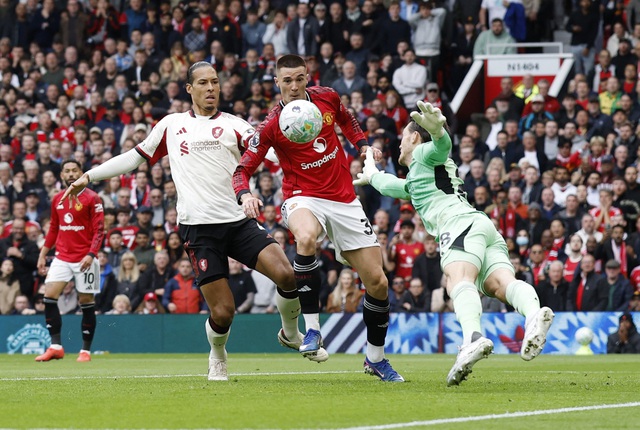 M.U thắng nghẹt thở Liverpool ở trận đấu hay kinh khủng, ch&iacute;nh thức c&oacute; v&eacute; dự Champions League- Ảnh 1.