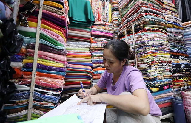 N&acirc;ng ngưỡng chịu thuế, hộ kinh doanh k&ecirc; khai thế n&agrave;o?- Ảnh 1.