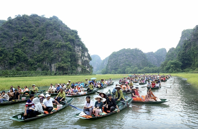 Du lịch lễ b&ugrave;ng nổ- Ảnh 4.