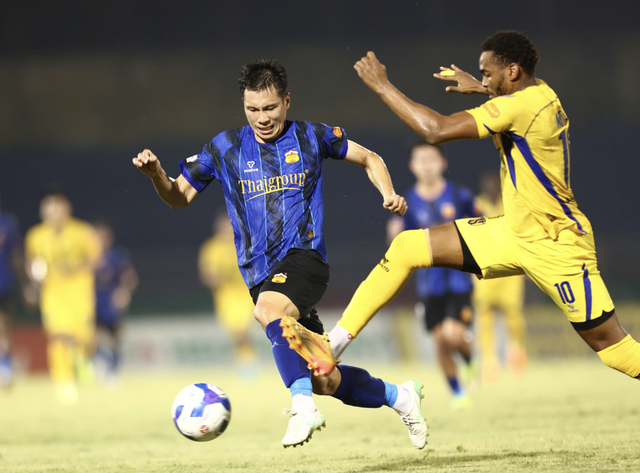 Bảng xếp hạng V-League mới nhất: HAGL bất ngờ đứng vị tr&iacute; kh&oacute; tin, Ninh B&igrave;nh rơi khỏi tốp 3- Ảnh 1.