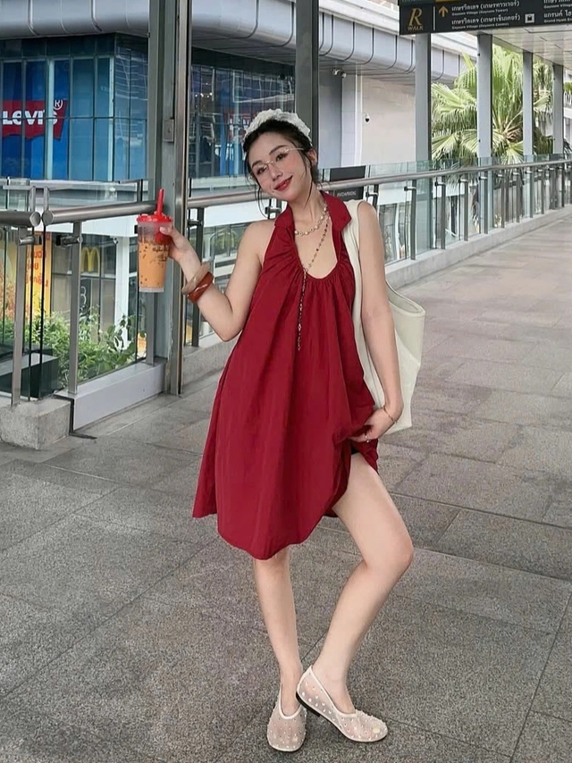 Tỏa sáng trong mọi buổi tiệc với những chiếc đầm đỏ- Ảnh 4.