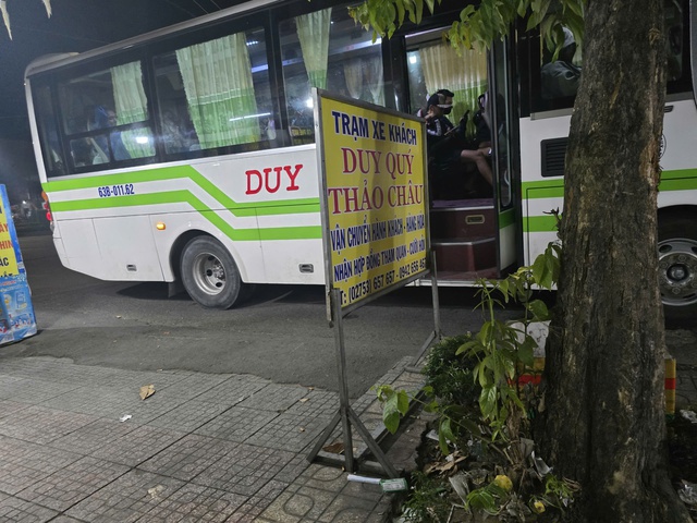 Xe "d&ugrave;" Duy Qu&yacute; lại quần thảo tại Vĩnh Long: Th&aacute;ch thức kỷ cương h&agrave;nh ch&iacute;nh? - Ảnh 4.