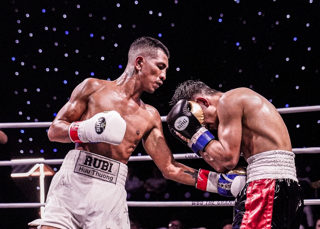 V&otilde; sĩ Việt Nam m&oacute;c tr&aacute;i cực hiểm, thắng knock-out tay đấm Th&aacute;i Lan - Ảnh 3.