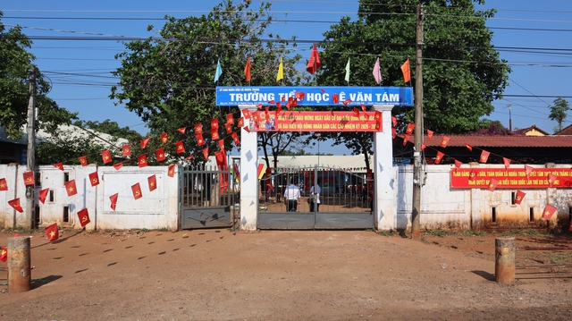 Nh&agrave; trường 'k&ecirc;u cứu' v&igrave; lớp học xuống cấp trong v&ugrave;ng quy hoạch b&ocirc; x&iacute;t - Ảnh 15.