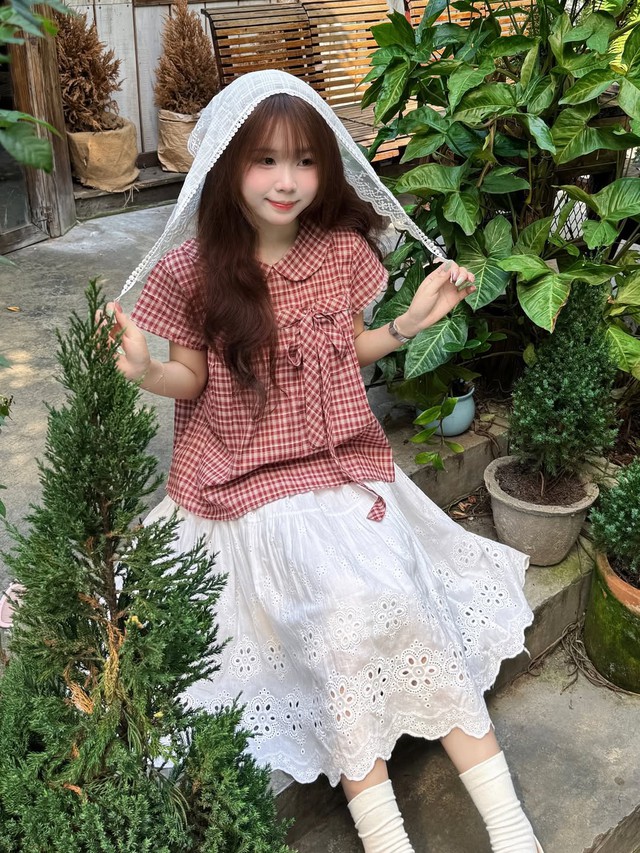 Nâng tầm mọi set đồ mùa hè cùng khăn turban ren- Ảnh 4. Nâng tầm mọi set đồ mùa hè cùng khăn turban ren- Ảnh 4.