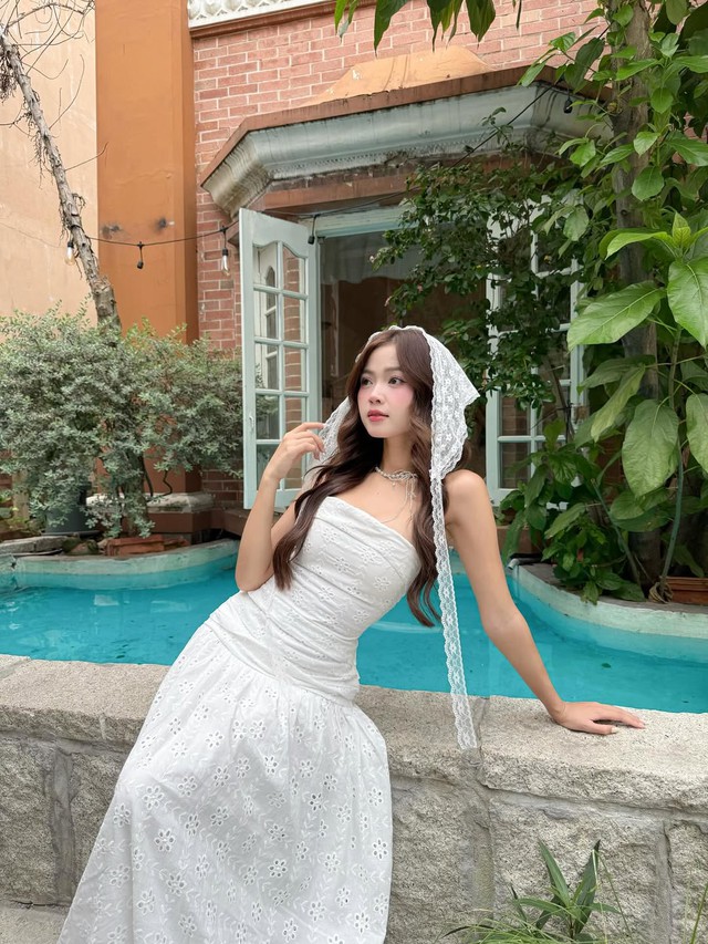 Nâng tầm mọi set đồ mùa hè cùng khăn turban ren- Ảnh 6. Nâng tầm mọi set đồ mùa hè cùng khăn turban ren- Ảnh 6.