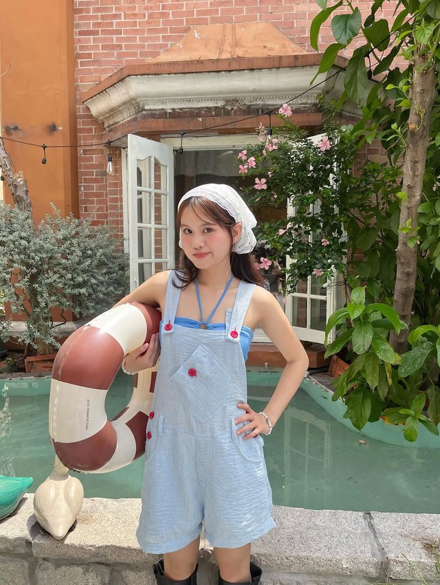 Nâng tầm mọi set đồ mùa hè cùng khăn turban ren- Ảnh 8. Nâng tầm mọi set đồ mùa hè cùng khăn turban ren- Ảnh 8.