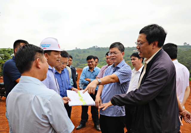 Cao tốc qua Lâm Đồng: Giải phóng mặt bằng chậm, nhiều điểm nghẽn vẫn kéo dài - Ảnh 6.