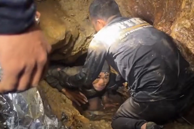 'Phép màu' trong cuộc giải cứu ở hang động Lào- Ảnh 1. 'Phép màu' trong cuộc giải cứu ở hang động Lào- Ảnh 1.