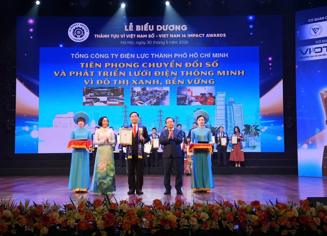 EVNHCMC v&agrave; &ocirc;ng Phạm Quốc Bảo được biểu dương 'Th&agrave;nh tựu v&igrave; Việt Nam số 2026' - Ảnh 1.