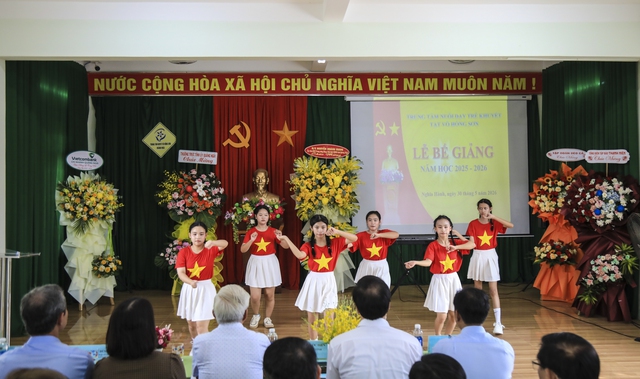 Hơn 2,5 tỉ đồng tiếp sức Trung tâm nuôi dạy trẻ khuyết tật Võ Hồng Sơn - Ảnh 1.