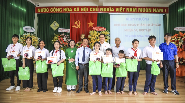 Hơn 2,5 tỉ đồng tiếp sức Trung tâm nuôi dạy trẻ khuyết tật Võ Hồng Sơn - Ảnh 3.