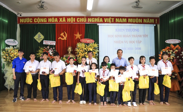 Hơn 2,5 tỉ đồng tiếp sức Trung tâm nuôi dạy trẻ khuyết tật Võ Hồng Sơn - Ảnh 4.