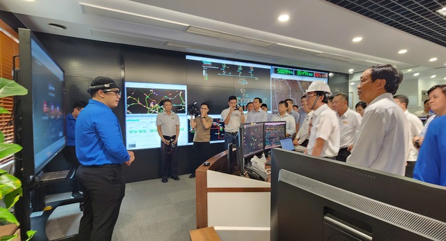 EVNHCMC v&agrave; &ocirc;ng Phạm Quốc Bảo được biểu dương 'Th&agrave;nh tựu v&igrave; Việt Nam số 2026' - Ảnh 2.