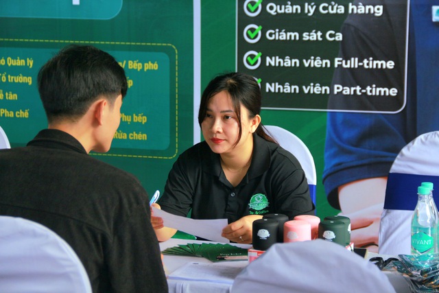Chọn việc làm lương cao hay đúng ngành? - Ảnh 2.