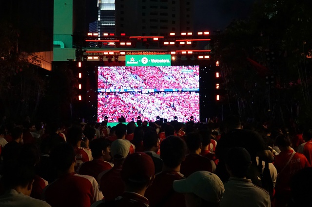 Diễn viên 'Mưa đỏ' thẫn thờ vì Arsenal bại trận!- Ảnh 4. Diễn viên 'Mưa đỏ' thẫn thờ vì Arsenal bại trận!- Ảnh 4.