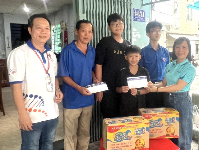 Mang quà Tết thiếu nhi đến với trẻ mồ côi do Covid-19- Ảnh 2. Mang quà Tết thiếu nhi đến với trẻ mồ côi do Covid-19- Ảnh 2.