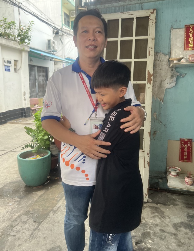 Mang quà Tết thiếu nhi đến với trẻ mồ côi do Covid-19- Ảnh 3. Mang quà Tết thiếu nhi đến với trẻ mồ côi do Covid-19- Ảnh 3.