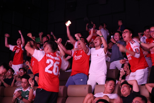 FanStation b&ugrave;ng nổ tinh thần 'từ fan th&agrave;nh bạn' đ&ecirc;m PSG bảo vệ ng&ocirc;i vương trước Arsenal- Ảnh 2.