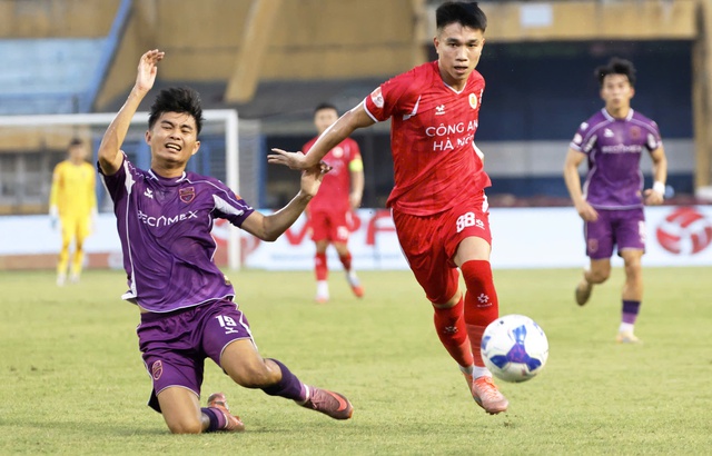 Bảng xếp hạng V-League mới nhất: HAGL ở vị tr&iacute; cực kh&oacute; tin, nh&oacute;m 'đ&egrave;n đỏ' đua tranh nghẹt thở- Ảnh 1.