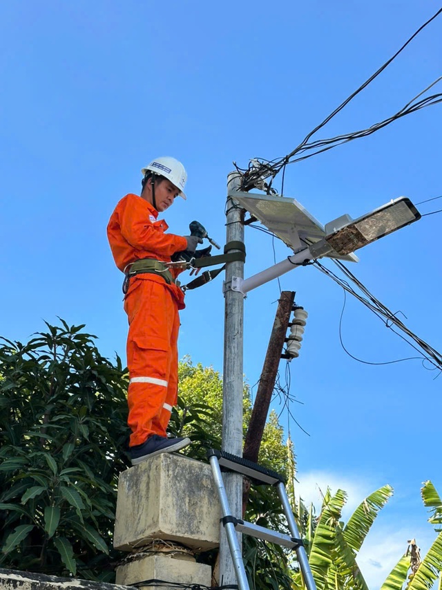 Thương lắm một hành trình thắp sáng niềm tin và khát vọng- Ảnh 2. Thương lắm một hành trình thắp sáng niềm tin và khát vọng- Ảnh 2.