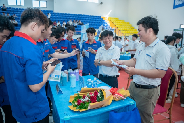 Vĩnh Long đưa t&acirc;n kỹ sư v&agrave; thanh ni&ecirc;n qua Nhật Bản học v&agrave; l&agrave;m việc- Ảnh 4.