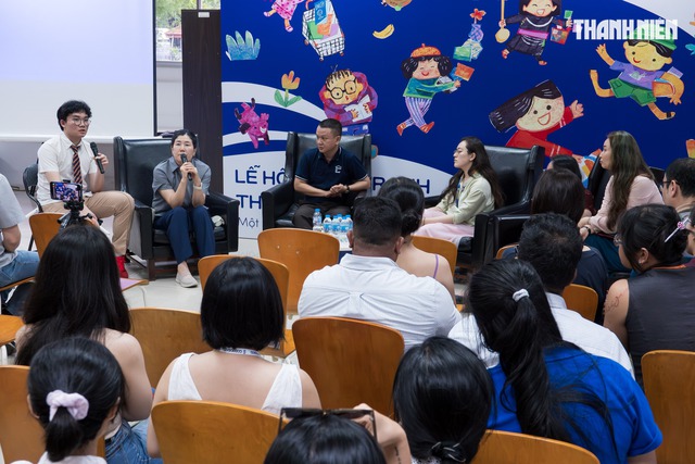 Để trẻ được đọc, nơi cần đặt nhiều sách hơn là 'bàn tay người lớn' - Ảnh 4.