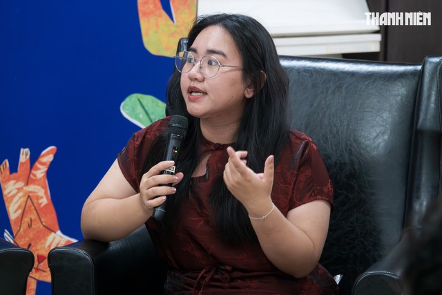 Để trẻ được đọc, nơi cần đặt nhiều sách hơn là 'bàn tay người lớn' - Ảnh 2.