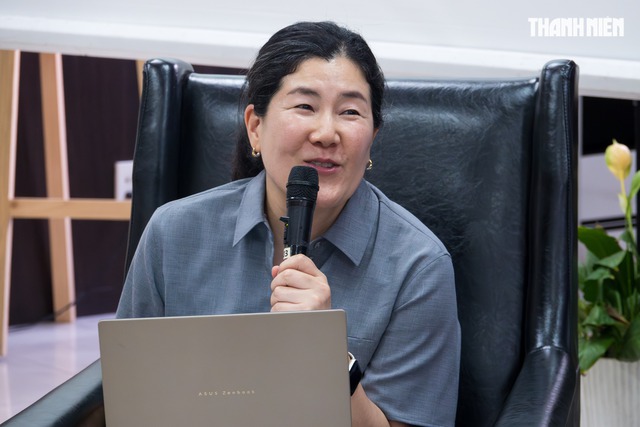 Để trẻ được đọc, nơi cần đặt nhiều sách hơn là 'bàn tay người lớn' - Ảnh 3.