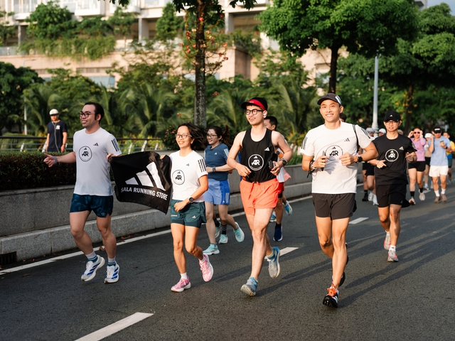 Hơn 200 runner tham gia sự kiện chạy bộ ra mắt Sala Running Store- Ảnh 1. Hơn 200 runner tham gia sự kiện chạy bộ ra mắt Sala Running Store- Ảnh 1.