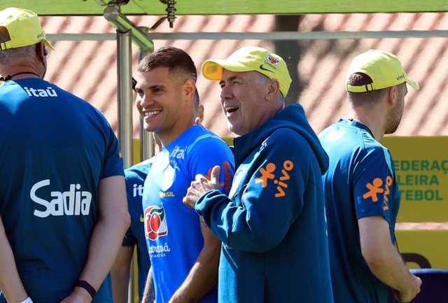 HLV Ancelotti gây sốc quyết giữ Neymar dự World Cup, ‘mặc kệ’ chấn thương: ‘Cậu ta đang tập luyện tốt’- Ảnh 1. HLV Ancelotti gây sốc quyết giữ Neymar dự World Cup, ‘mặc kệ’ chấn thương: ‘Cậu ta đang tập luyện tốt’- Ảnh 1.