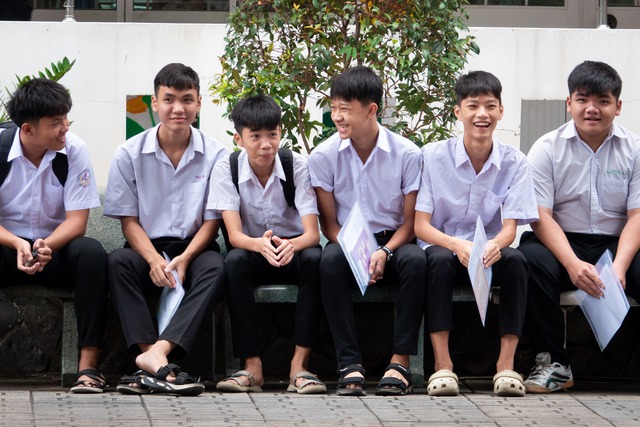 Thi lớp 10: Tin vui của học sinh Bình Dương cũ sau sáp nhập với TP.HCM - Ảnh 1.