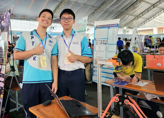 Nam sinh chuy&ecirc;n to&aacute;n Phổ th&ocirc;ng Năng khiếu n&ecirc;u b&iacute; k&iacute;p 'vượt vũ m&ocirc;n' thi lớp 10 - Ảnh 3.