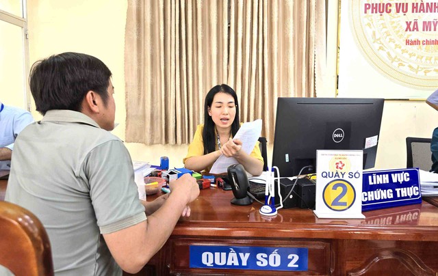 Thủ tục gọn, d&acirc;n lợi: Số h&oacute;a từ cơ sở gi&uacute;p d&acirc;n 'đến x&atilde; l&agrave; xong'- Ảnh 2.