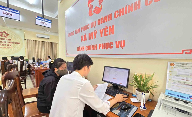 Thủ tục gọn, d&acirc;n lợi: Số h&oacute;a từ cơ sở gi&uacute;p d&acirc;n 'đến x&atilde; l&agrave; xong'- Ảnh 3.