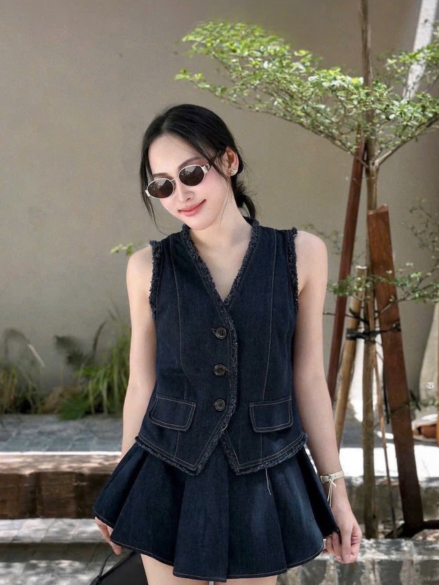 Lên đồ cùng áo gile denim tôn lên vẻ năng động- Ảnh 4.