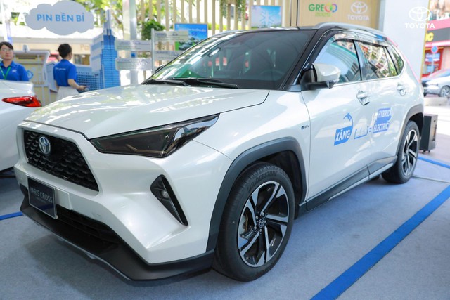Xe gia đ&igrave;nh đa dụng được ưa chuộng, Toyota k&iacute;ch cầu doanh số Veloz Cross  - Ảnh 4.